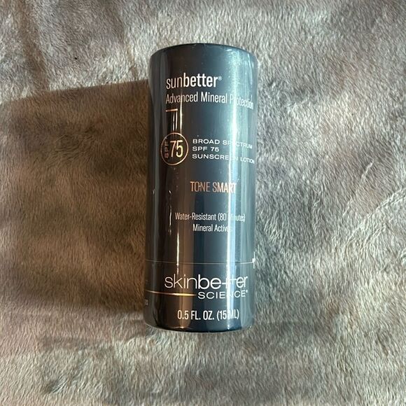 NIB SKINBETTER Tone smart sunscreen 75 SPF - Picture 1 of 4